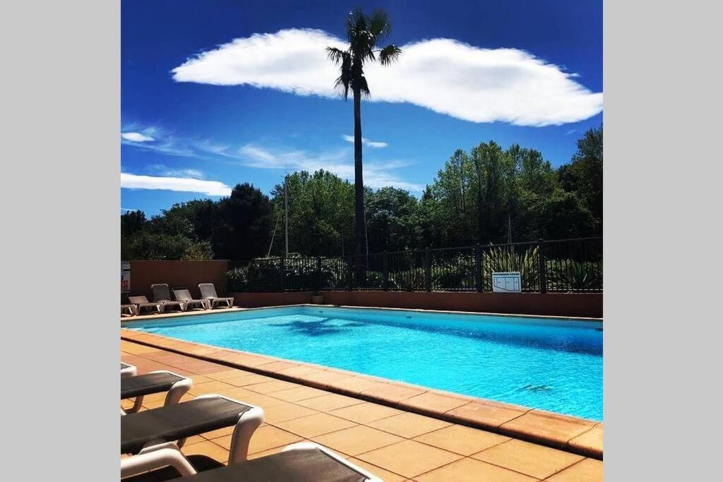 2 Bedrooms, 15 Min Walk To Beach, Ac, Pool & Fiber Internet In A Quiet, Private Gated Domain 5Kms To St Tropez Cogolin Esterno foto