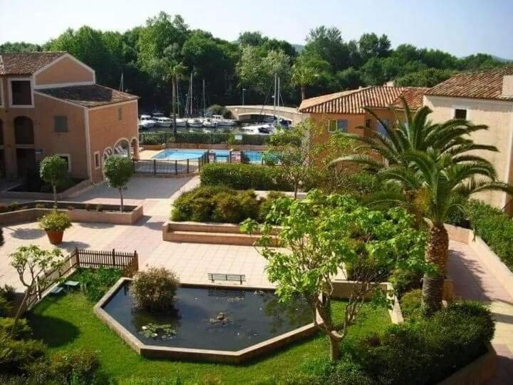 2 Bedrooms, 15 Min Walk To Beach, Ac, Pool & Fiber Internet In A Quiet, Private Gated Domain 5Kms To St Tropez Cogolin Esterno foto