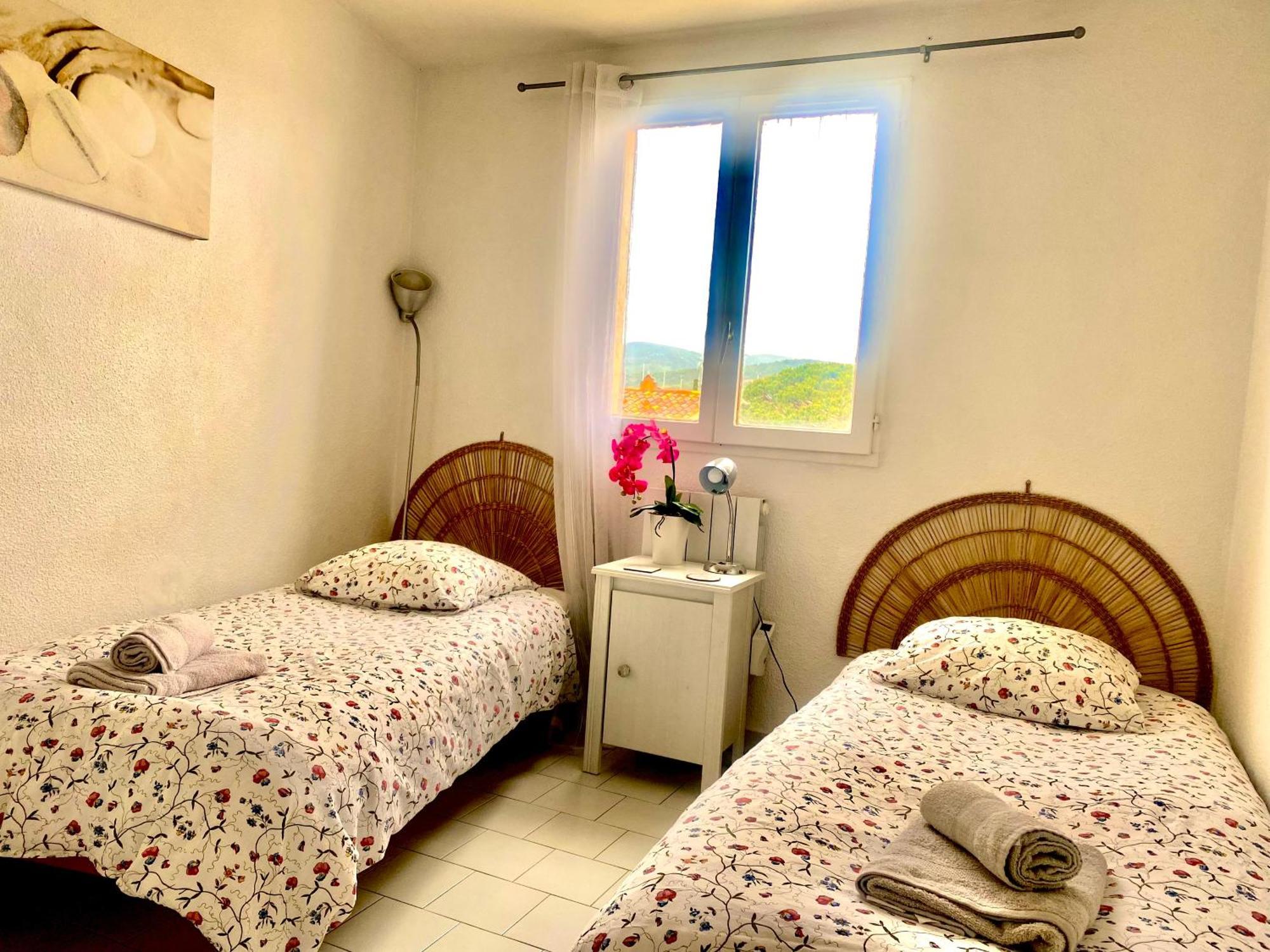 2 Bedrooms, 15 Min Walk To Beach, Ac, Pool & Fiber Internet In A Quiet, Private Gated Domain 5Kms To St Tropez Cogolin Esterno foto